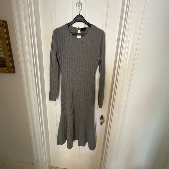 Gray Quince cashmere dress. - Picture 2 of 4